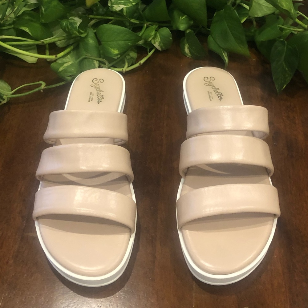 SEYCHELLES Walking on Air Leather Sandal Size 8.5